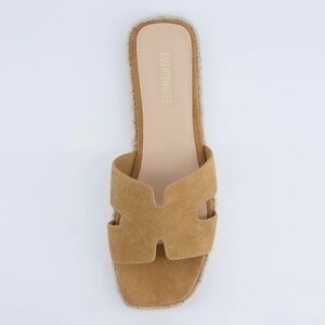 Cushionaire Espadrille Sandals - size 8.5